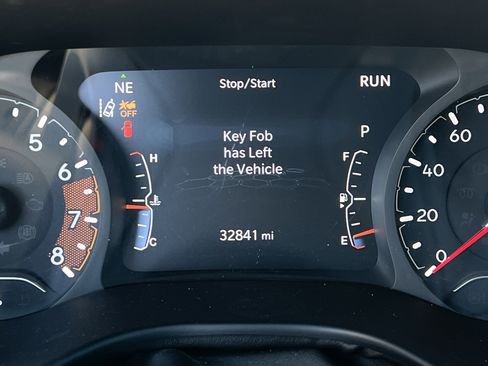 Used 2023 Jeep Compass Latitude image 21