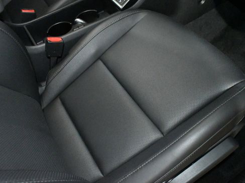 Used 2024 Hyundai Kona Limited image 12