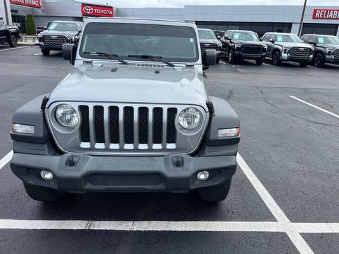 Used 2018 Jeep Wrangler Unlimited Sport image 5