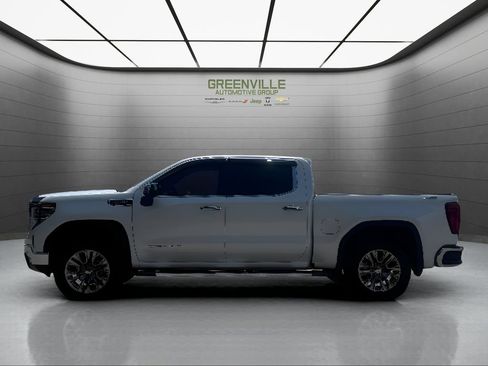 Used 2024 GMC Sierra 1500 SLT w/ SLT Premium Plus Package AWD/4WD image 2
