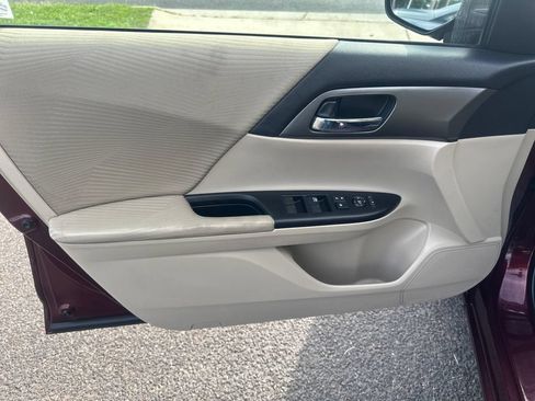 Used 2015 Honda Accord LX image 11