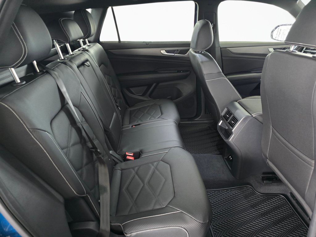 New 2026 Volkswagen Atlas Cross Sport SE AWD/4WD image 37