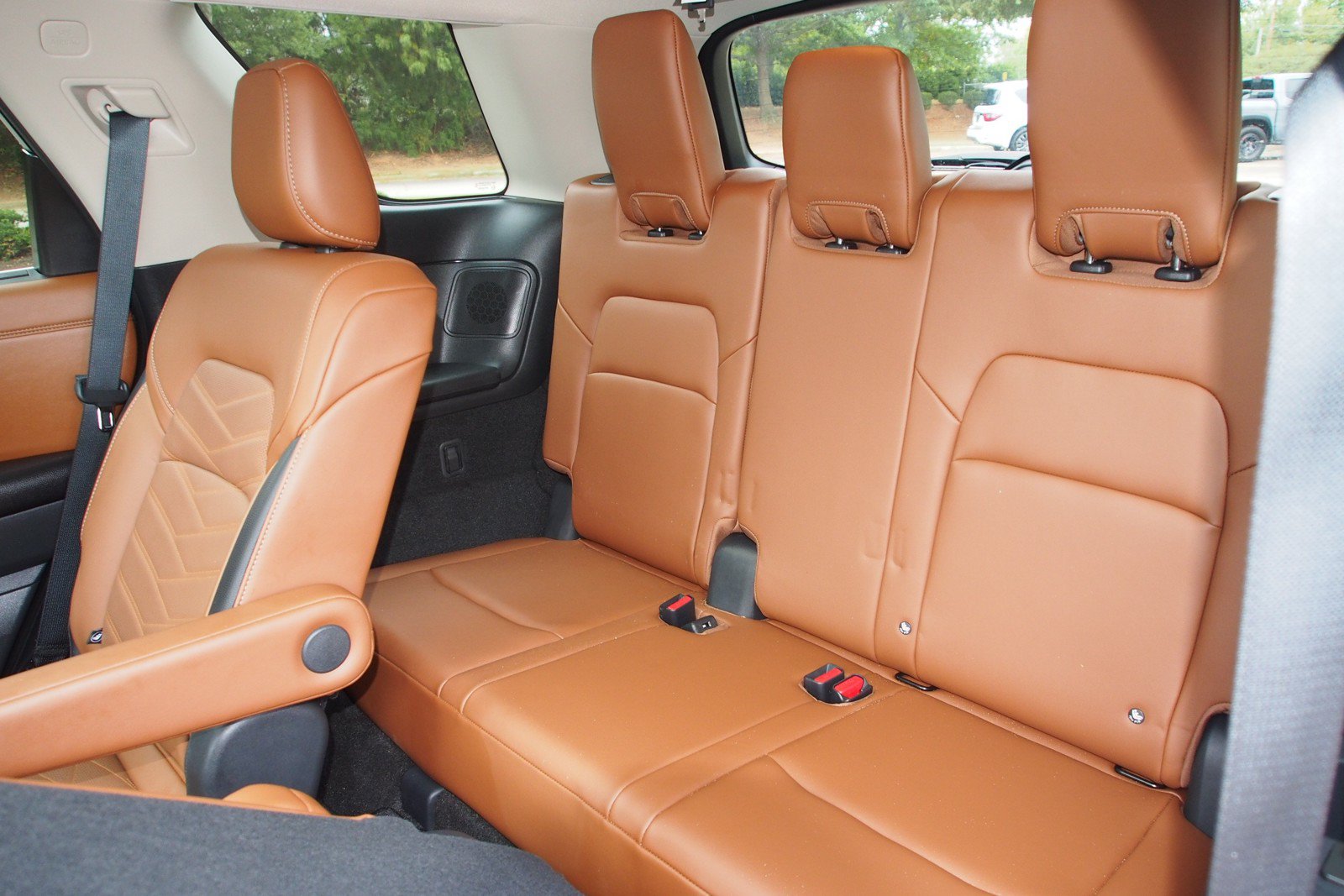 Used 2024 Nissan Pathfinder Platinum AWD/4WD image 23