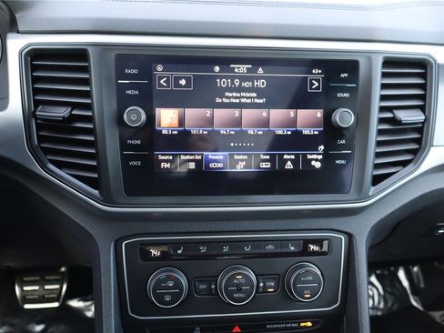 Used 2021 Volkswagen Atlas Cross Sport SE image 20