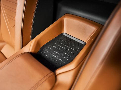 Used 2025 Lamborghini Revuelto AWD/4WD image 65