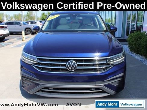 Used 2023 Volkswagen Tiguan SE w/ Panoramic Sunroof Package AWD/4WD image 2