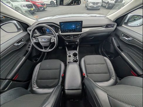 Used 2025 Ford Escape SE FWD image 14