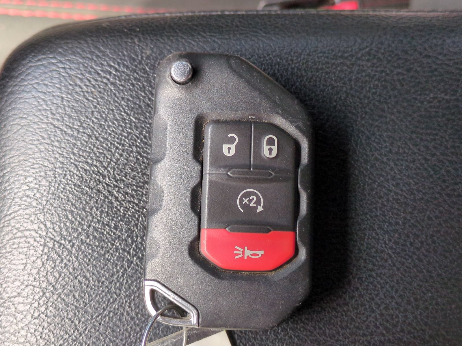 Used 2023 Jeep Wrangler Unlimited Rubicon w/ Cold Weather Group AWD/4WD image 35