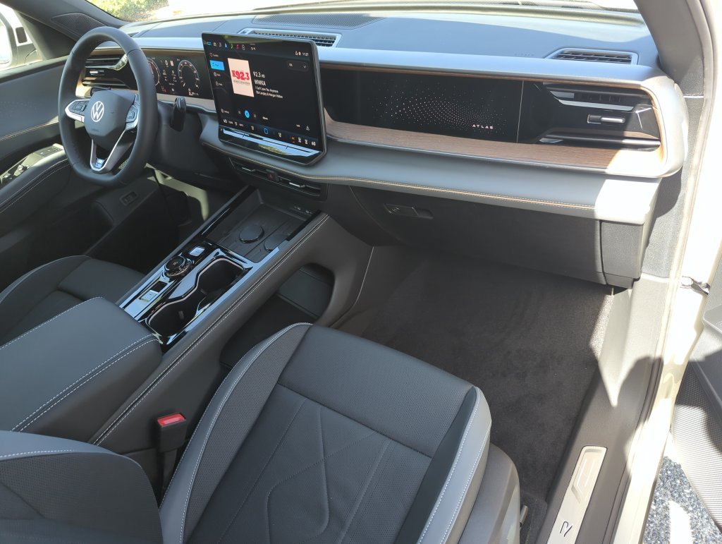 New 2027 Volkswagen Atlas SEL R-Line AWD/4WD image 23