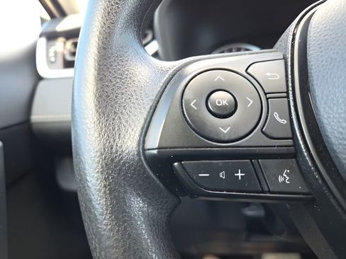 Used 2022 Toyota RAV4 LE image 21