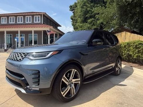 Used 2023 Land Rover Discovery Metropolitan Edition AWD/4WD image 1