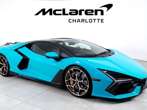 Used 2025 Lamborghini Revuelto AWD/4WD image 2