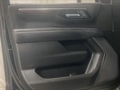Used 2025 Chevrolet Tahoe LT image 9