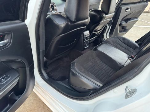 Used 2017 Dodge Charger R/T image 32