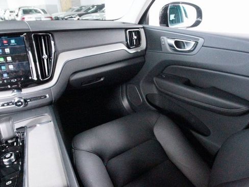 Certified 2025 Volvo XC60 B5 Plus image 7