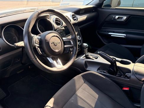 Used 2019 Ford Mustang Coupe RWD image 7