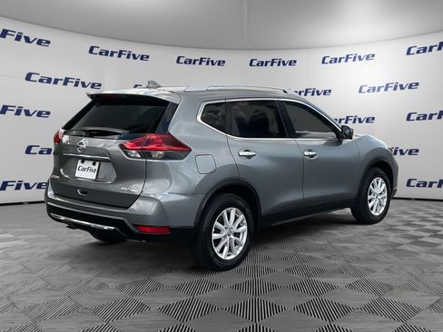 Used 2018 Nissan Rogue SV w/ Sun & Sound Touring Package AWD/4WD image 6