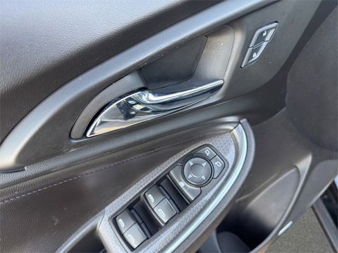 Used 2016 Chevrolet Malibu LT w/ Leather Package image 12