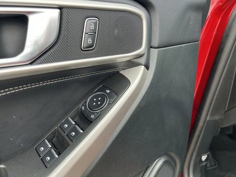 Used 2024 Ford Explorer XLT AWD/4WD image 24