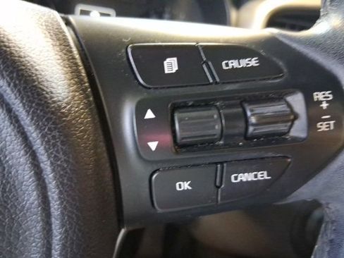 Used 2017 Kia Sorento LX w/ LX Convenience Package image 19