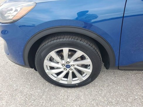 Used 2022 Ford Escape Titanium w/ Titanium Elite Package image 18