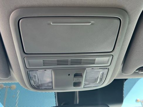 Used 2025 Honda Ridgeline Sport image 34