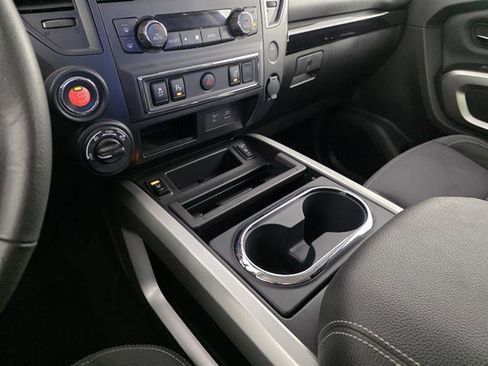 Used 2024 Nissan Titan SV w/ SV Convenience Package image 36