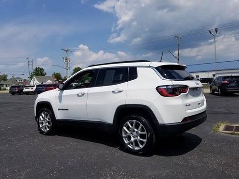 Used 2024 Jeep Compass Latitude AWD/4WD image 8