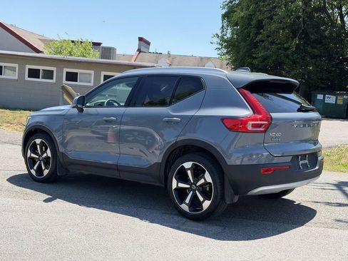 Used 2021 Volvo XC40 T4 Momentum w/ Protection Package Premier FWD image 22