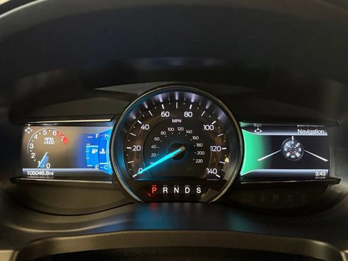 Used 2019 Ford Explorer XLT w/ Equipment Group 202A AWD/4WD image 34