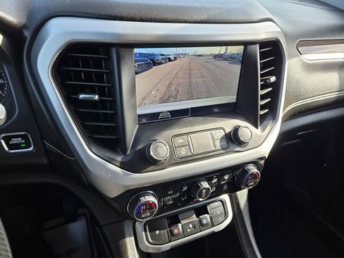 Used 2023 GMC Acadia SLE w/ Driver Convenience Package image 9