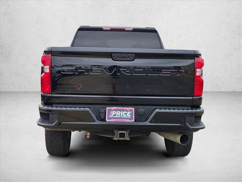 Used 2022 Chevrolet Silverado 2500 LT w/ Midnight Edition AWD/4WD image 6