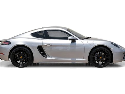 Used 2019 Porsche 718 Cayman RWD image 6