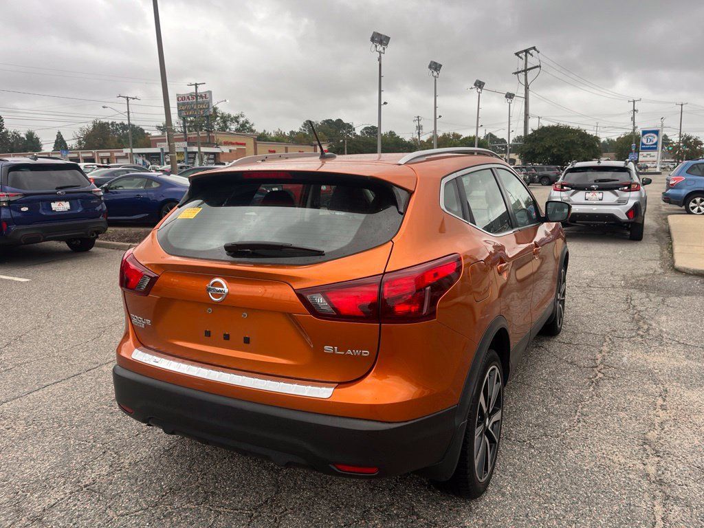 Used 2017 Nissan Rogue Sport SL w/ SL Premium Package AWD/4WD image 4