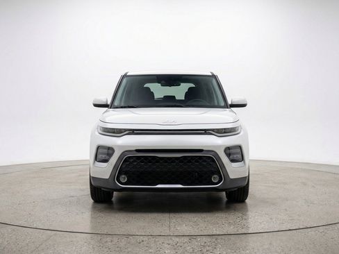 Used 2025 Kia Soul LX w/ LX Technology Package FWD image 2