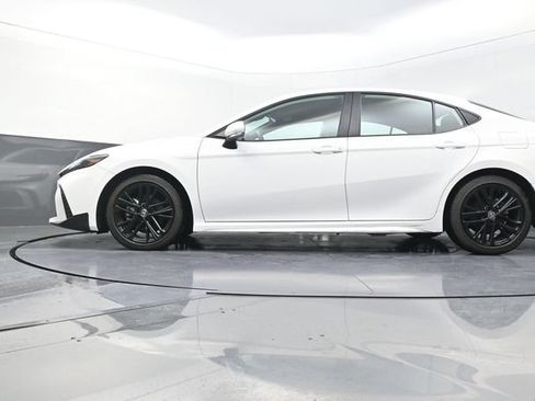 Used 2026 Toyota Camry SE FWD image 34