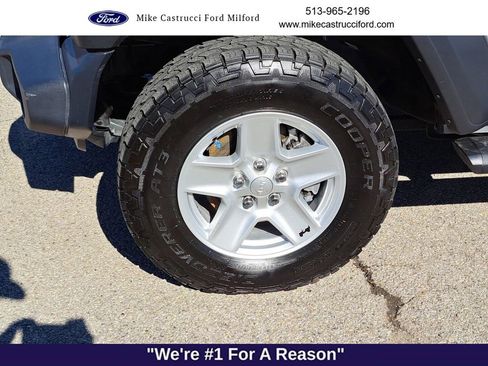 Used 2020 Jeep Gladiator Sport w/ Quick Order Package 24S image 9