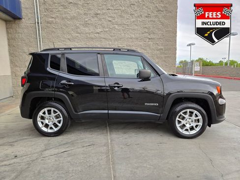 Used 2022 Jeep Renegade Latitude w/ Convenience Group AWD/4WD image 7