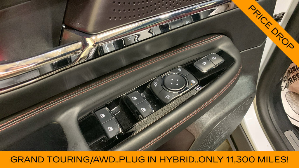 Used 2025 Lincoln Corsair Grand Touring w/ Towing Package AWD/4WD image 28