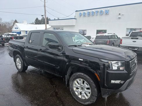 Used 2023 Nissan Frontier SV w/ SV Convenience Package image 2