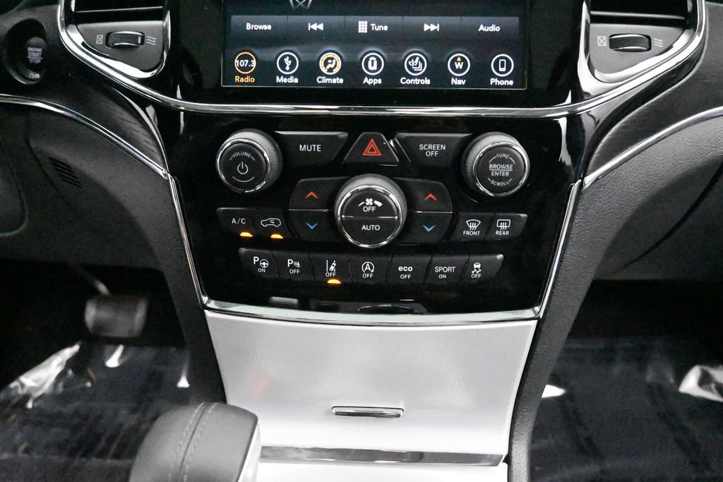 Used 2019 Jeep Grand Cherokee Summit AWD/4WD image 15