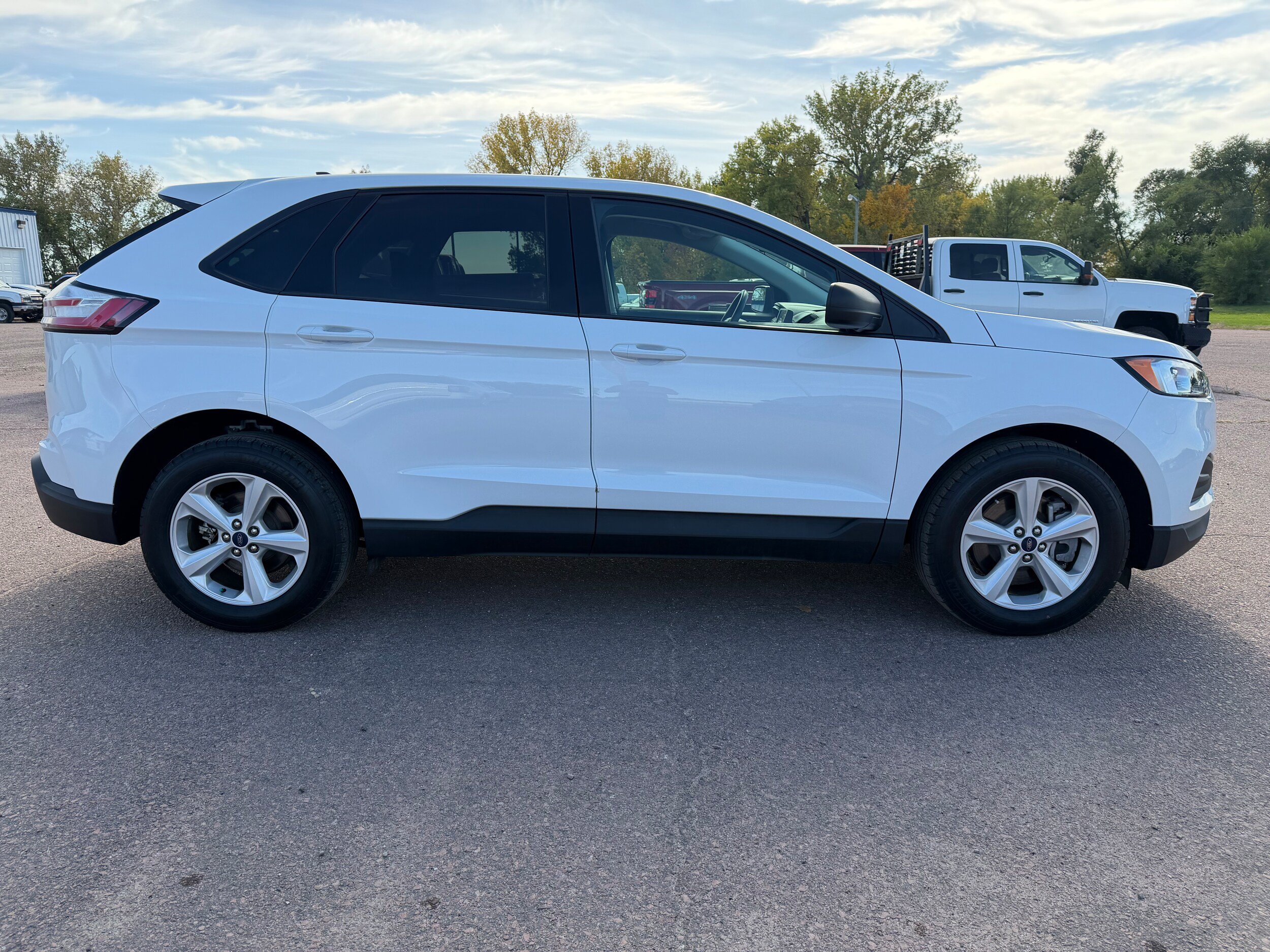 Used 2021 Ford Edge SE FWD image 4