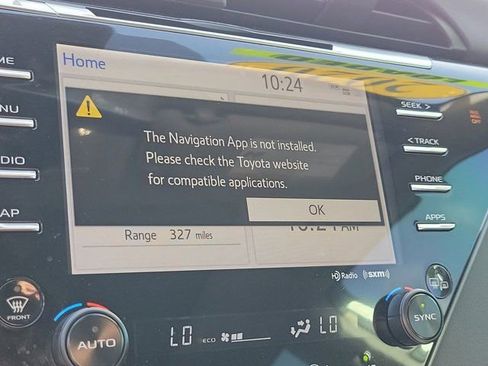 Used 2020 Toyota Camry XLE image 28