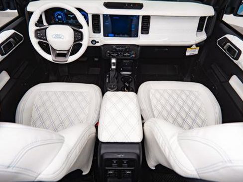 Used 2025 Ford Bronco Big Bend AWD/4WD image 3