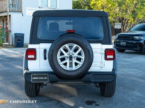 Used 2023 Jeep Wrangler Sport S image 7