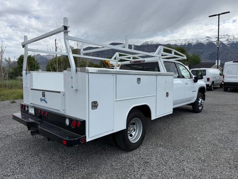 Used 2025 Chevrolet Silverado 3500 LT w/ Convenience Package AWD/4WD image 3