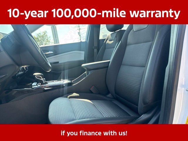 Used 2025 Chevrolet Trax LT w/ LT Convenience Package FWD image 28