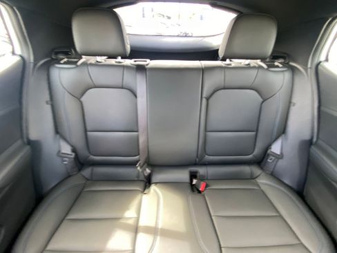 Used 2025 Buick Envista Sport Touring image 38