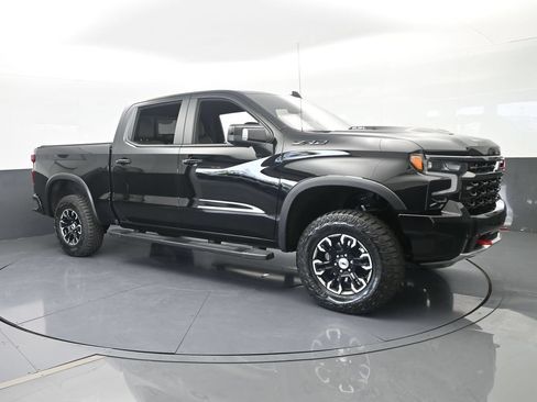 Used 2025 Chevrolet Silverado 1500 ZR2 w/ Technology Package AWD/4WD image 8