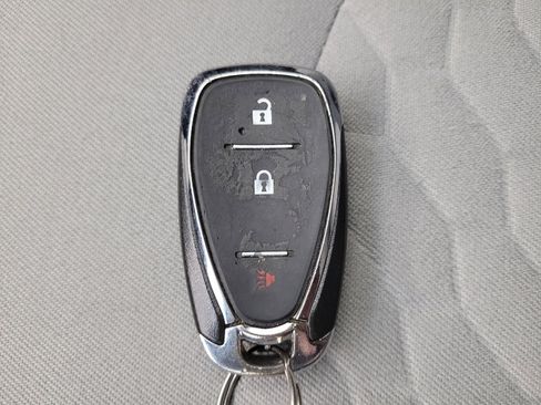 Used 2018 Chevrolet Equinox LS image 32